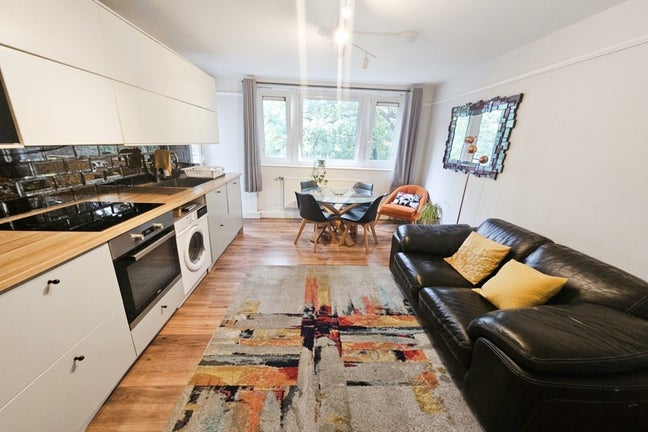Modern 4 Bedrooms with & Lounge-Balcony-EC1V Main Photo