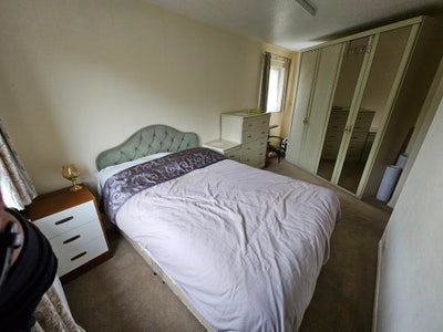 Double room to rent in quiet household  Main Photo