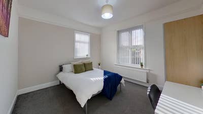 Double Room nr city centre with freeparking Main Photo