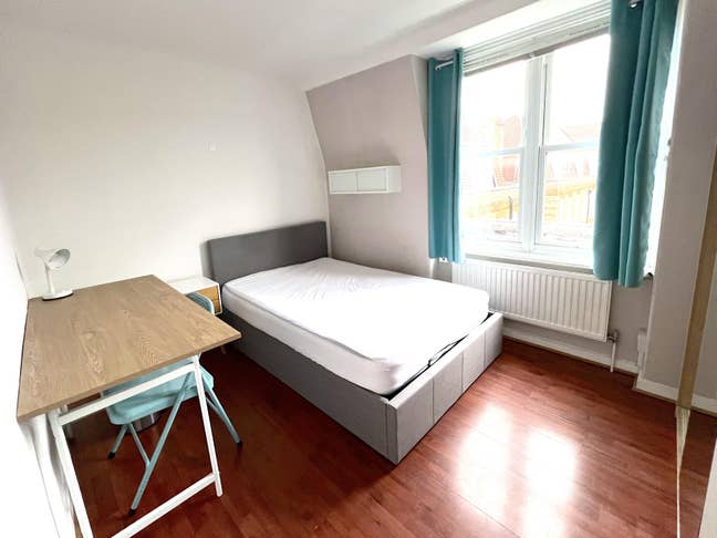 Bright double room available in Fulham Main Photo