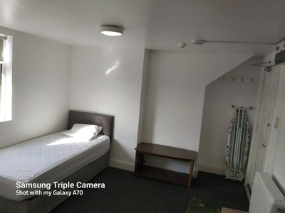 Studio Flat  Main Photo