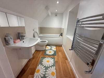 Furnished En-suite Room to Let in Amersham – &pound;750  Main Photo