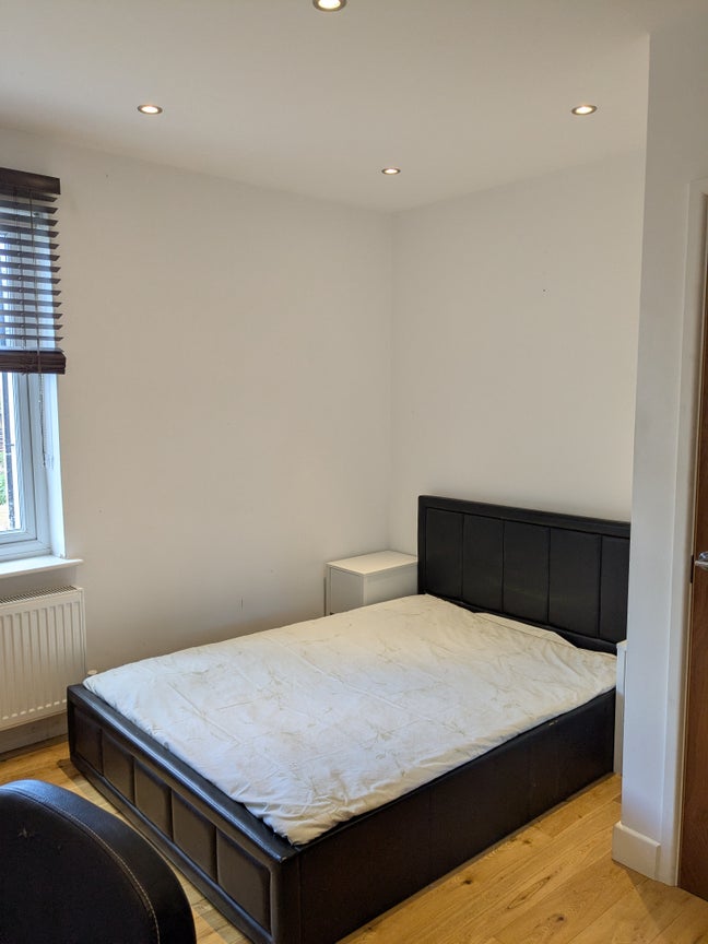Modern Double En Suite Room Main Photo
