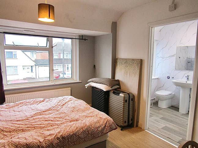 Gorgeous double ensuite room in Wrexham, Slough Main Photo