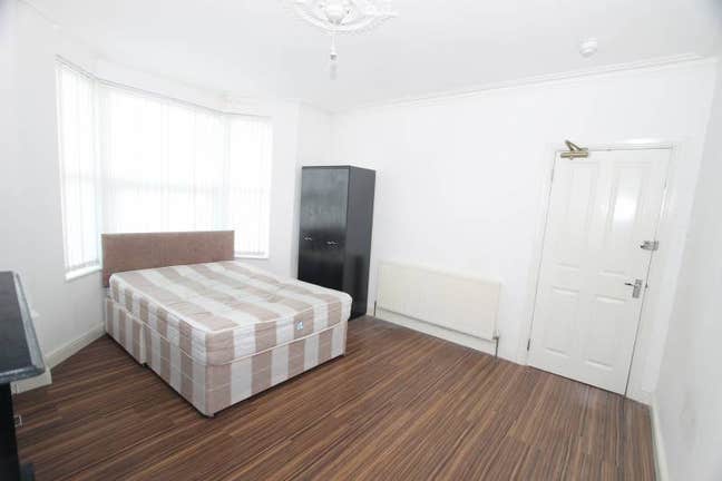 Double Room Bills Included  Main Photo