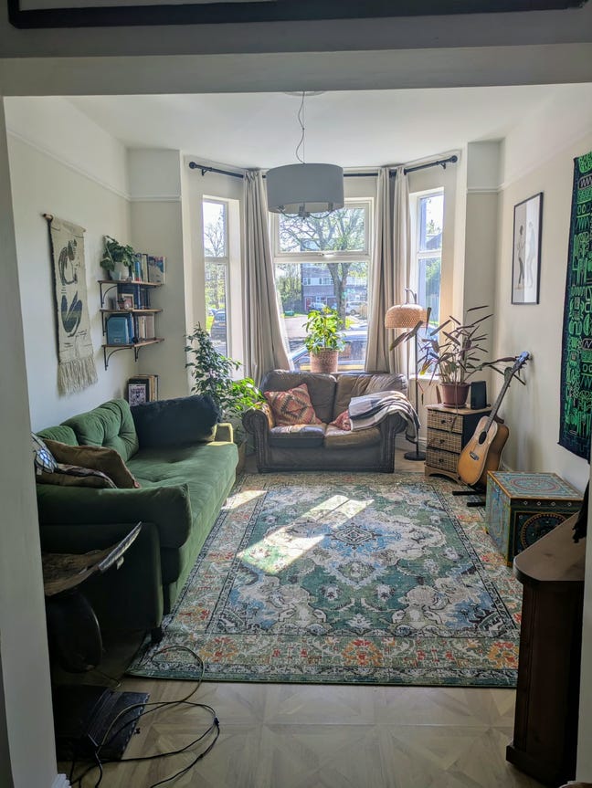 Room in Lovely Home Available! Main Photo