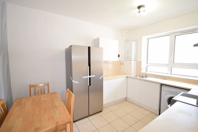 Bright Room in Chelsea - All bills included Main Photo