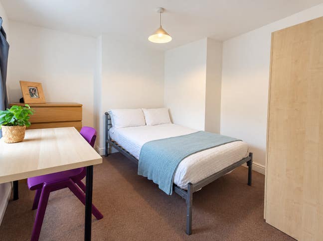 Beautiful rooms in town center Main Photo