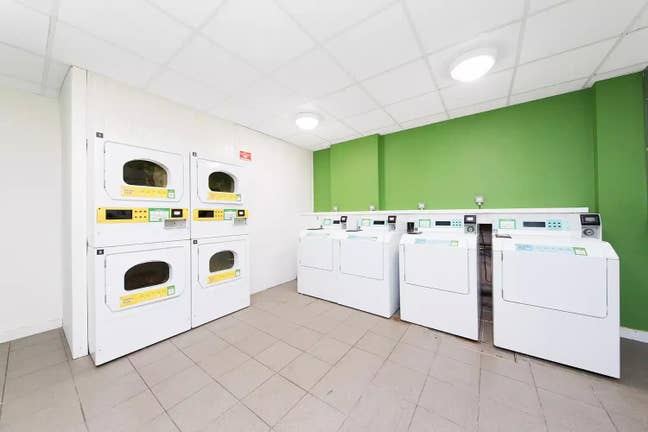 Room in a Shared House, L7 7AG - Short stay only Main Photo