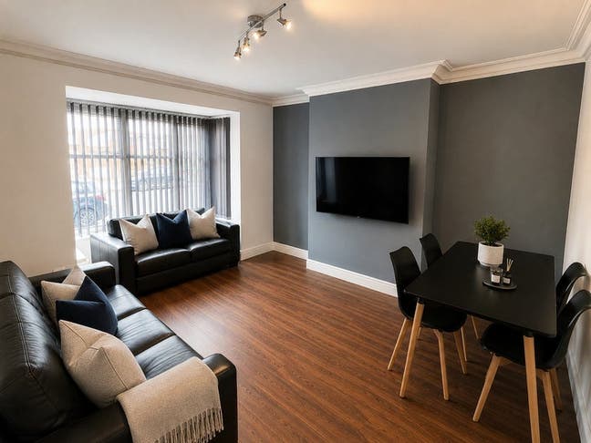 1 room available in Headingley House 1st December  Main Photo