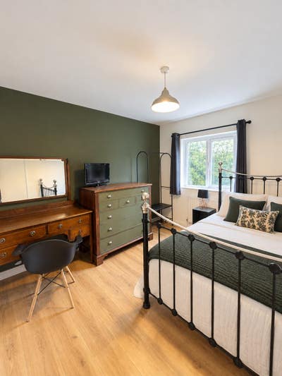 Beautiful Furnished Double Bedroom in Wollaton Main Photo
