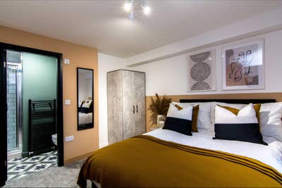 ✨ Stylish Ensuite Rooms Available – in Bury 🏡 Main Photo