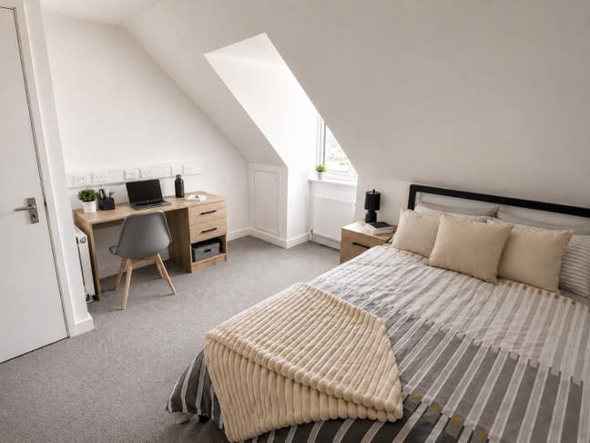 &pound;116w Non En-suite Student Rooms | Canterbury Main Photo