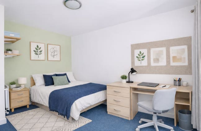 &pound;145w Standard En-suite Student Rooms | Canterbury Main Photo