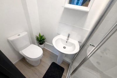 Self contained studio IP1 - weekly rental  Main Photo