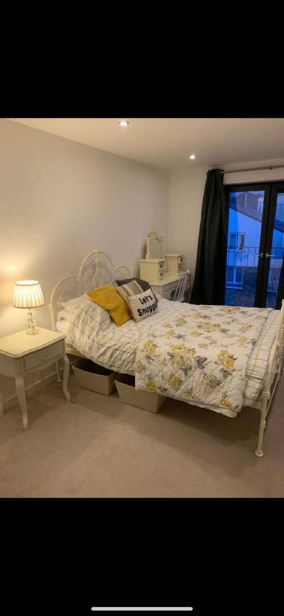 2 bed, 2 bath flat- 2 month rental Mid Dec-Mid Feb Main Photo