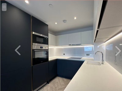 Modern 1-bed flat 38th floor city view city Centre Main Photo
