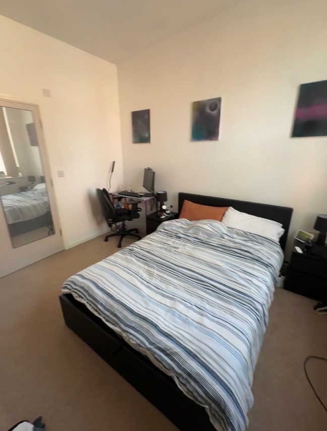 Double en suite in Canning Town for 2 months  Main Photo