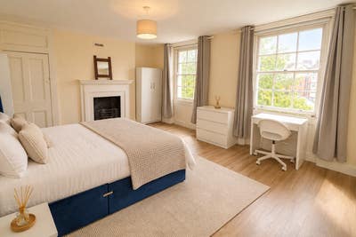 🚇 Super Spacious Rooms – 1 Min to Bow Road Statio Main Photo