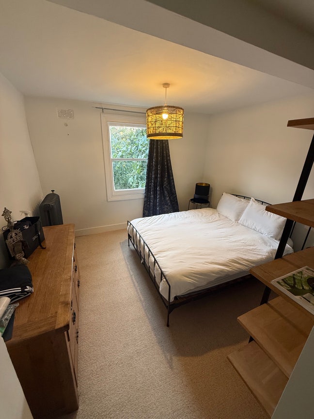 Garden facing room in large house  Main Photo
