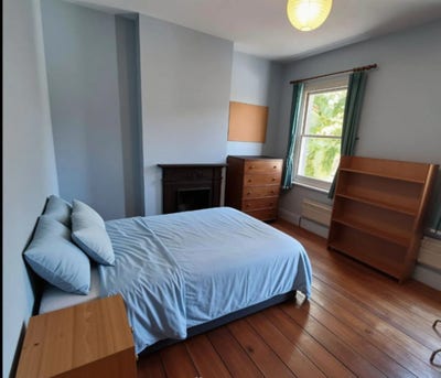 Double in beautiful 3 bed house with garden CB1 Main Photo