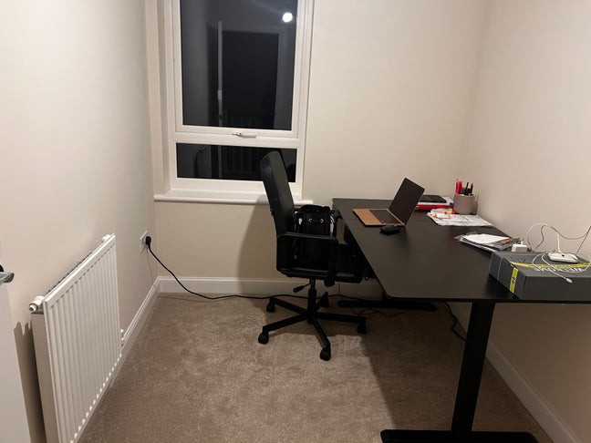 Spacious 1 bedroom available now Main Photo