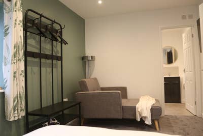En-suite room to let Main Photo