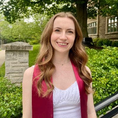 Female professional looking for a room! Main Photo
