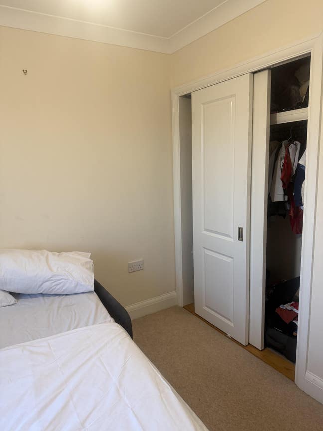 Double Room in Shared 2-Bedroom Flat Main Photo