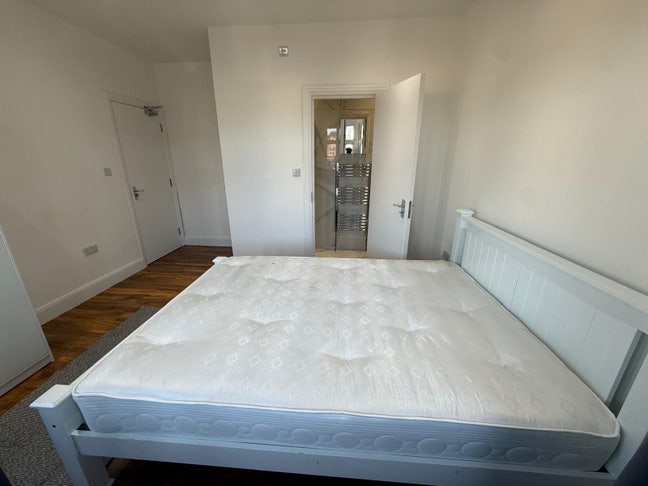 Stunning Ensuite Room Croydon Main Photo