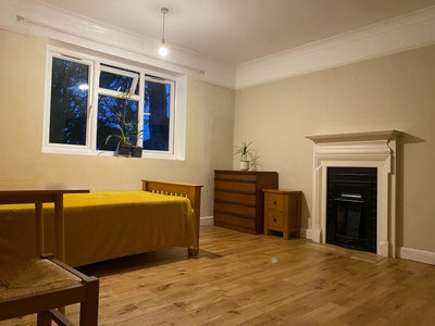Large double room to rent Main Photo