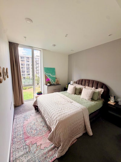 Gorgeous Modern Double Room En-suite for Sublet Main Photo