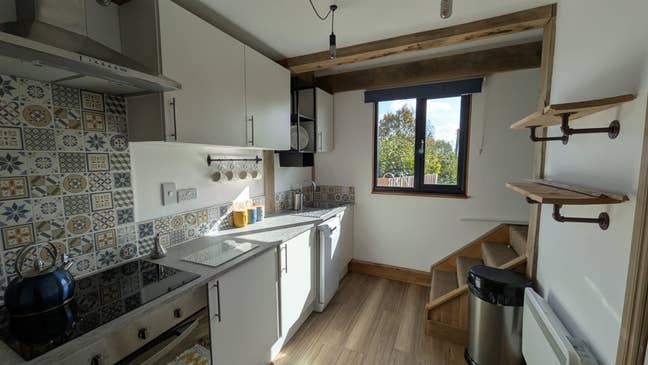 Spacious Self-Contained Annex with Great Views Main Photo