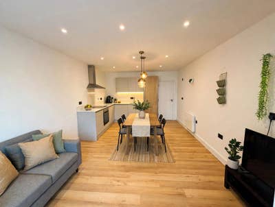 *Double Room - &pound;650 per month with bills- Chelmsfo Main Photo