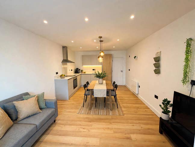 *Double Room - &pound;650 per month with bills- Chelmsfo Main Photo