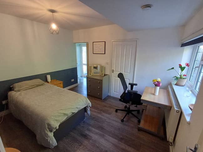 Double room with en-suite and own kitchen Main Photo