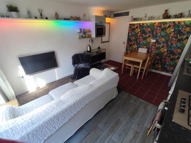 House Share + Garden, 2min walk to Jubilee Line Main Photo