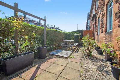 Double room PLUS own private sitting room Main Photo