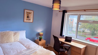 Double Room with Bills Included Main Photo