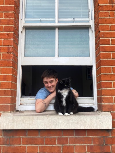 Single/ double room with my cat Main Photo