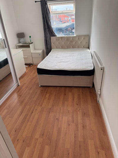 1 double room in flat share  Main Photo