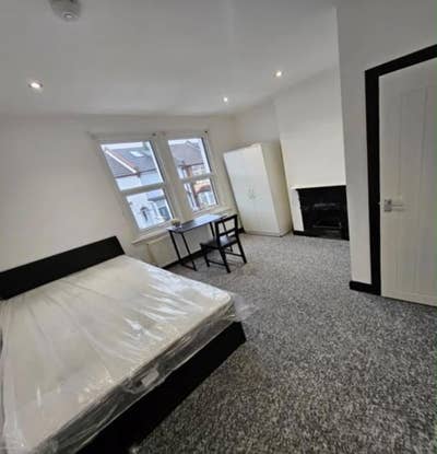 Ensuite Room Available Now - Gillingham - ME7 2El Main Photo