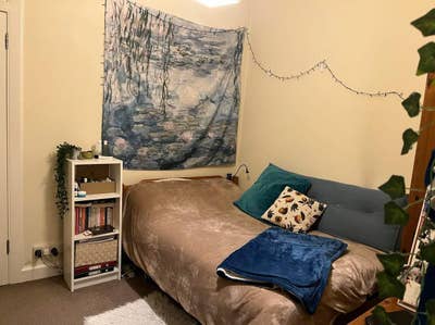 Double room avaliable for rent next to the Meadows Main Photo