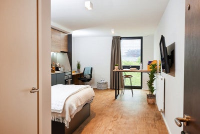 Studio Flat 909 Vita Portland Crescent  Main Photo