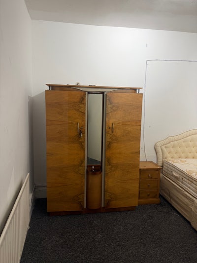 Double Bedroom Available in a shared House Main Photo