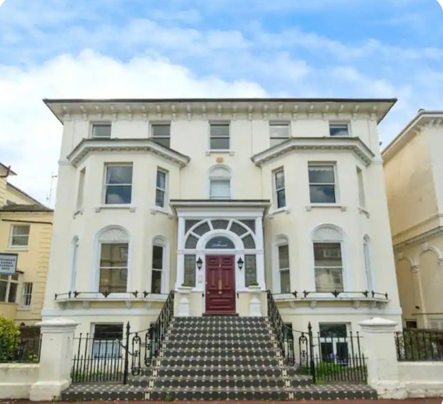 Beautiful Victorian ground floor flat  Main Photo