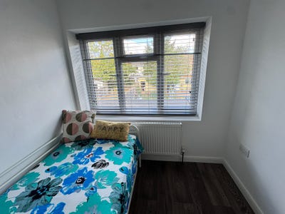 Bedroom Available for a Single Lady Main Photo