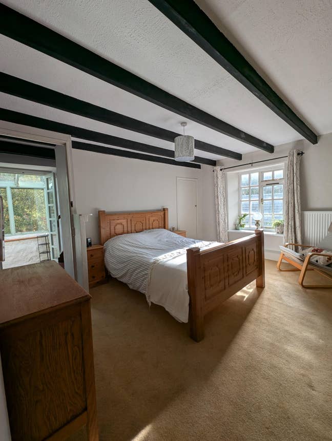 Characterful double room in riverside cottage Main Photo