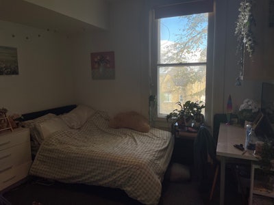 One room to rent near Huddersfield Town Centre! Main Photo