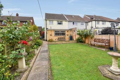 Single room available for female tenant Main Photo